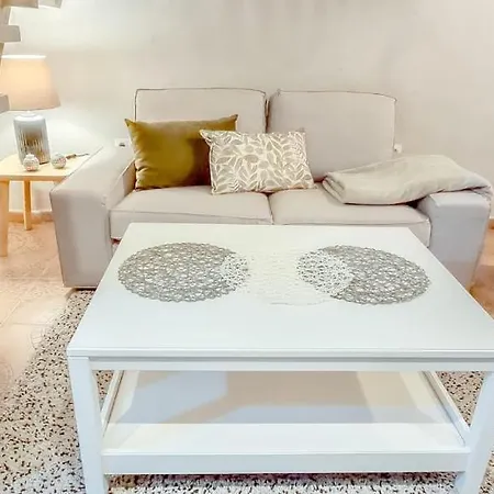Molinillo 2 Bedrooms In Center